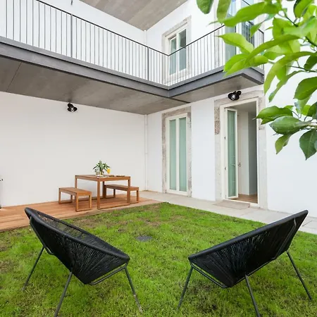Feels Like Baixa Chic With Garden Oasis *